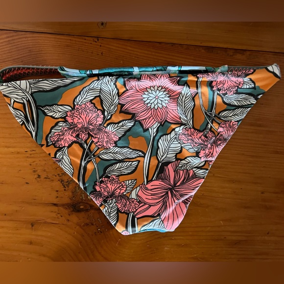 Maaji reversible bathing suit bottom - Picture 4 of 4